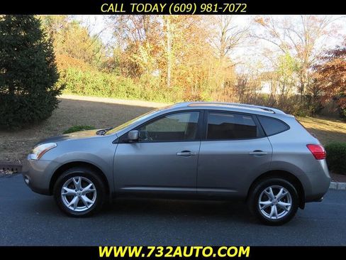 Used 2009 Nissan Rogue SL w/ Premium Pkg AWD/4WD image 2