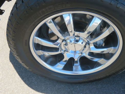 Used 2016 Toyota Tundra SR5 w/ TRD Off Road Package image 17