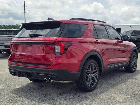 Used 2025 Ford Explorer ST AWD/4WD image 5