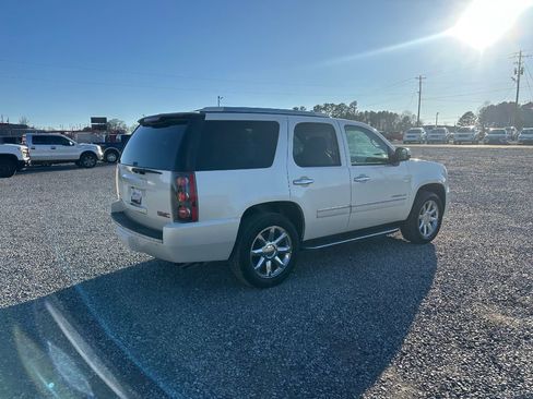Used 2009 GMC Yukon Denali image 3