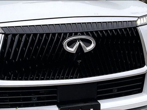 Used 2025 INFINITI QX80 Sensory AWD/4WD image 27