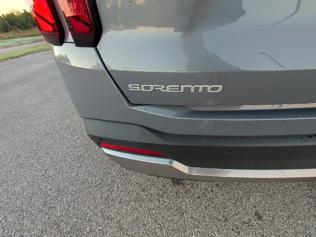 Used 2024 Kia Sorento S w/ Panoramic Sunroof Package FWD image 10