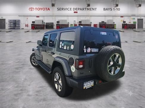 Used 2019 Jeep Wrangler Unlimited Sahara AWD/4WD image 9