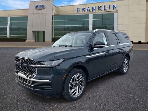 New 2026 Lincoln Navigator L Reserve image 3