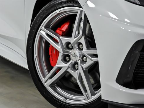 Used 2024 Chevrolet Corvette Stingray Preferred Cpe w/ Z51 Performance Package RWD image 4