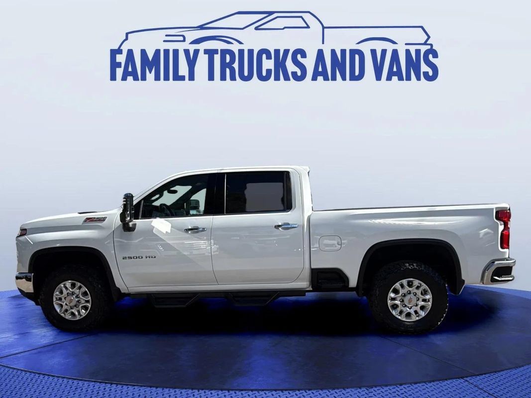 Used 2024 Chevrolet Silverado 2500 LTZ w/ LTZ Premium Package AWD/4WD image 2