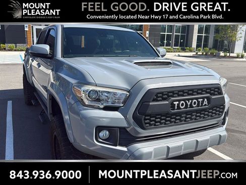 Used 2019 Toyota Tacoma TRD Sport image 1