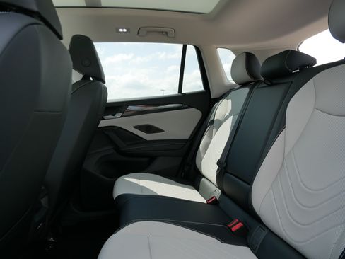 New 2026 Volkswagen Tiguan SE AWD/4WD image 5