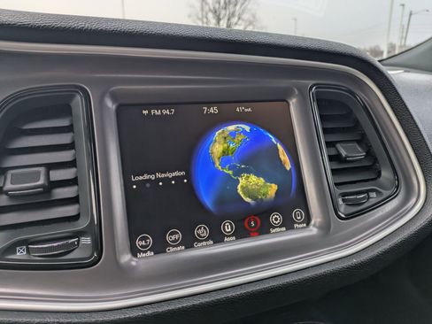 Used 2022 Dodge Challenger SXT w/ Driver Convenience Group image 27