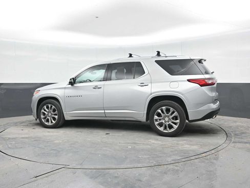 Used 2019 Chevrolet Traverse Premier w/ LPO, Blackout Package AWD/4WD image 3