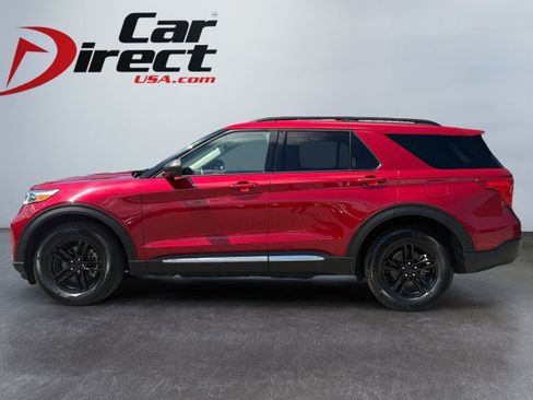 Used 2022 Ford Explorer XLT w/ Equipment Group 202A AWD/4WD image 2