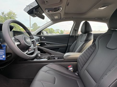 New 2026 Hyundai Elantra Limited FWD image 10