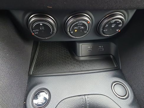 Used 2024 Nissan Z Sport image 25