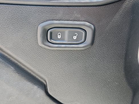 Used 2021 Jeep Wrangler Rubicon AWD/4WD image 16