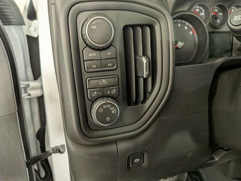 New 2026 Chevrolet Silverado 1500 W/T w/ WT Value Package AWD/4WD image 15