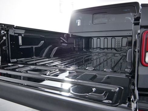 Used 2024 Jeep Gladiator Sport w/ Premium Package image 22