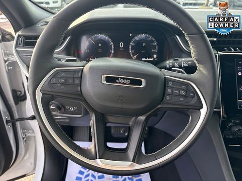 Certified 2025 Jeep Grand Cherokee Altitude image 21