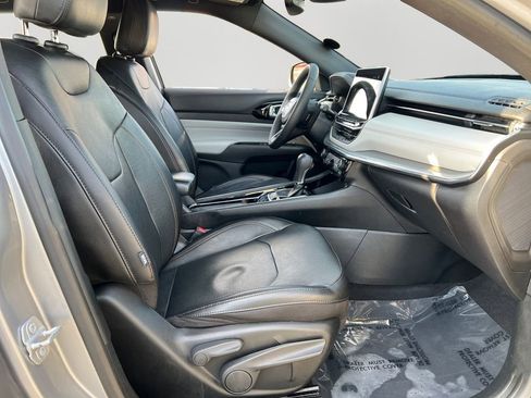 Used 2023 Jeep Compass Limited image 7