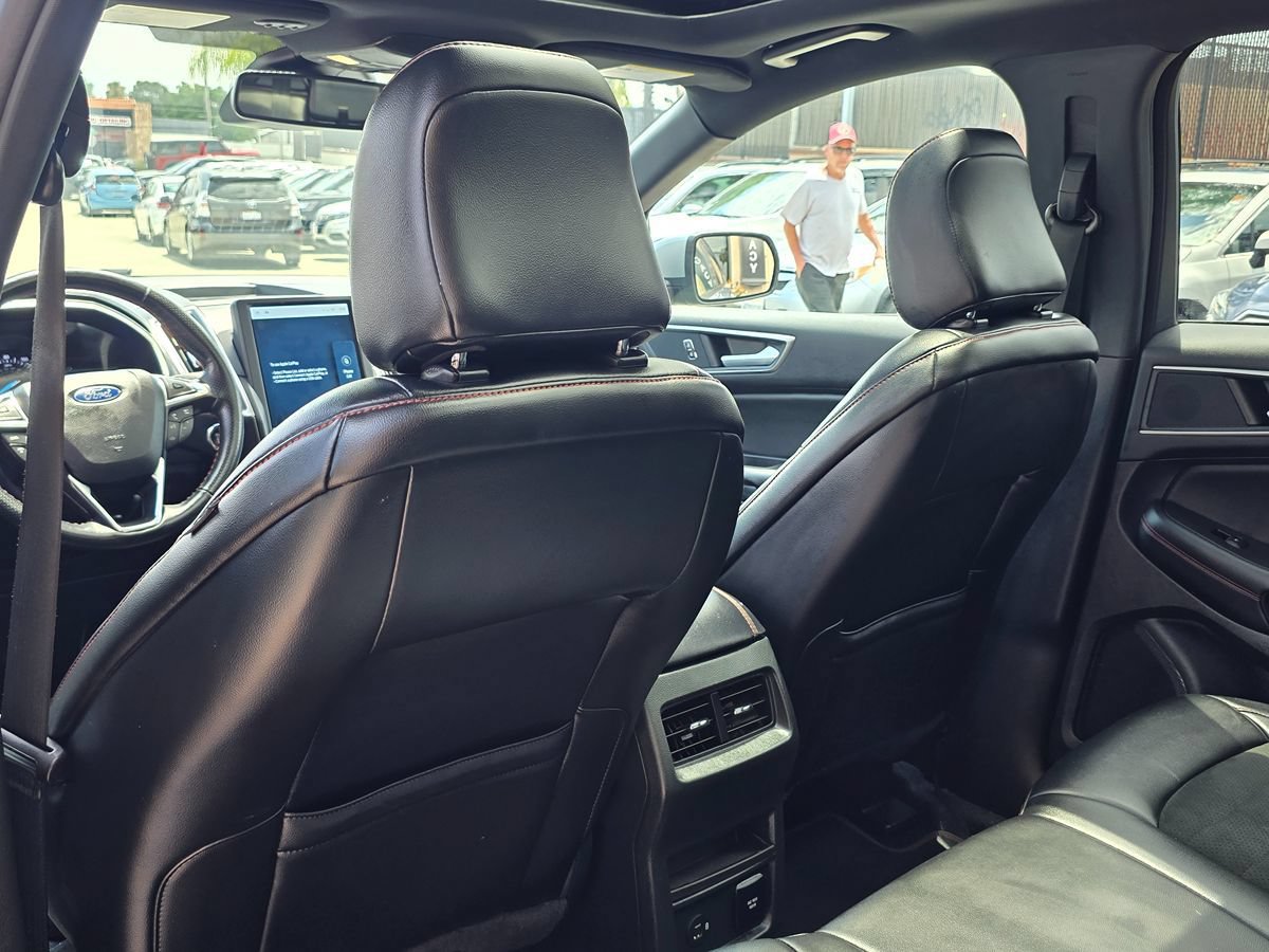 Used 2021 Ford Edge ST-Line w/ Class II Trailer Tow Package AWD/4WD image 27