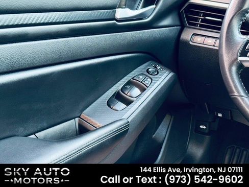 Used 2024 Nissan Altima 2.5 SV w/ SV Premium Package image 12