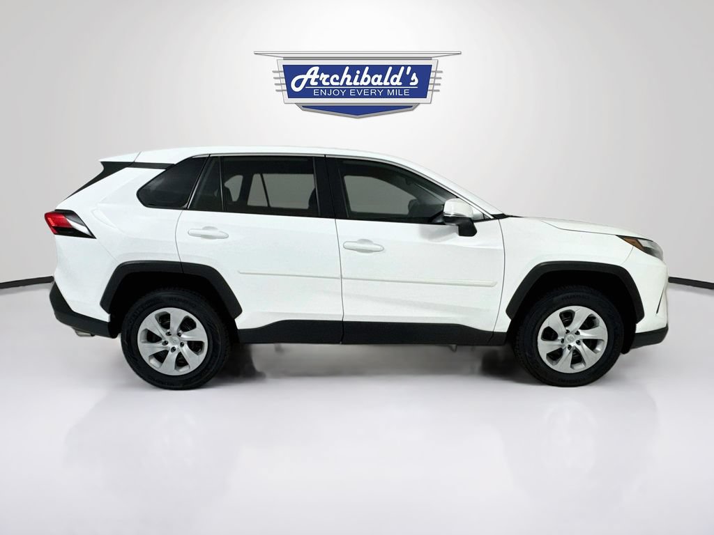 Used 2023 Toyota RAV4 LE AWD/4WD image 9