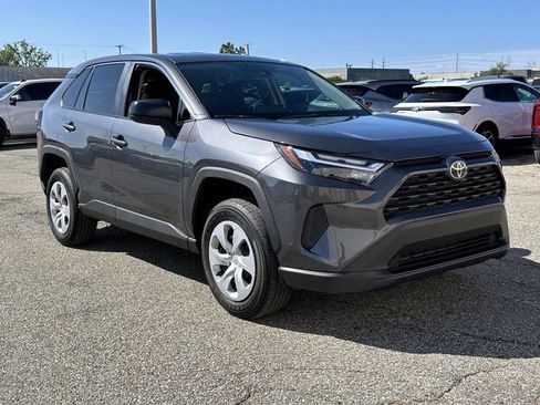 Used 2025 Toyota RAV4 LE AWD/4WD image 8
