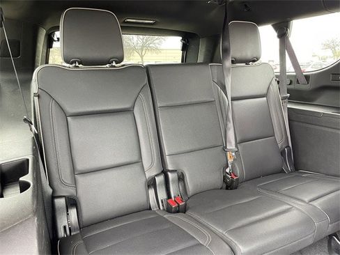 Used 2023 Chevrolet Suburban Premier image 30
