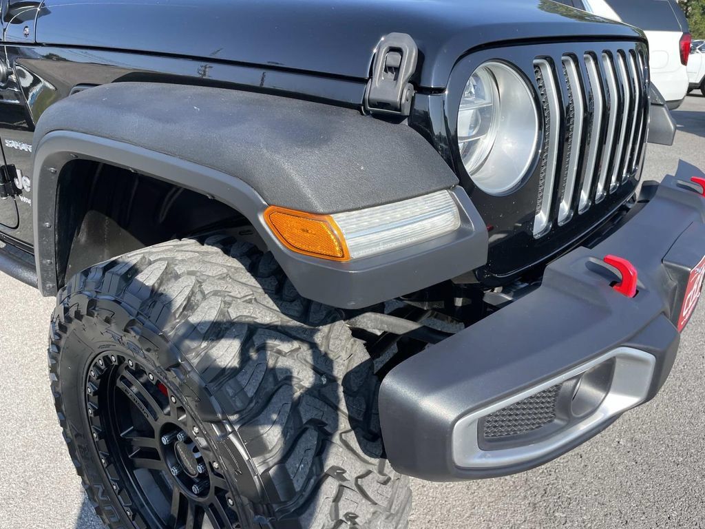 Used 2018 Jeep Wrangler Unlimited Sahara AWD/4WD image 38