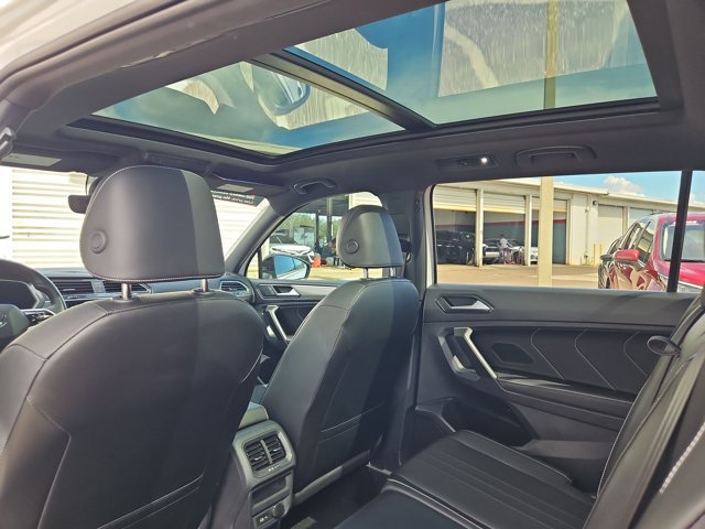 Used 2024 Volkswagen Tiguan SE R-Line FWD image 19
