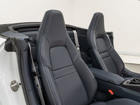 Used 2025 Porsche 911 Carrera w/ Premium Package image 42