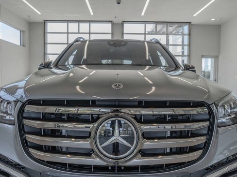New 2025 Mercedes-Benz GLS 580 4MATIC image 23