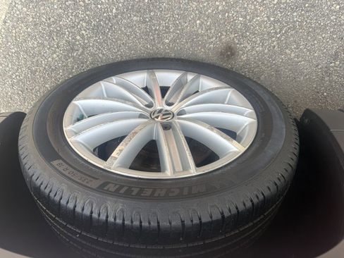 Used 2016 Volkswagen Tiguan S image 16