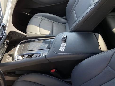 Used 2024 Buick Enclave Premium image 22