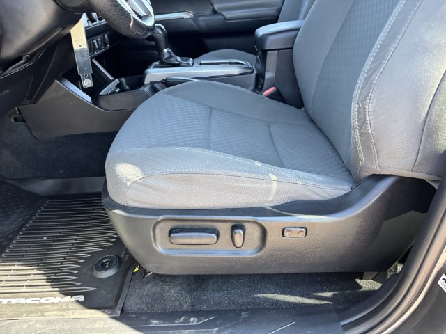 Used 2020 Toyota Tacoma SR5 RWD image 20