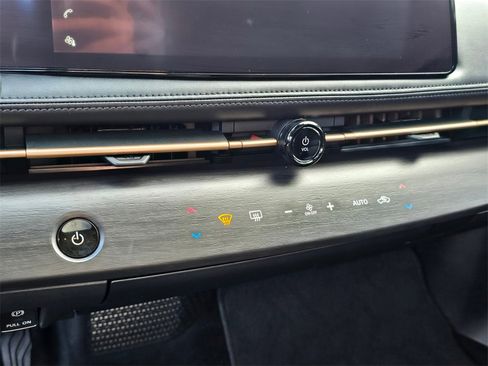 Used 2024 Nissan Ariya FWD image 29