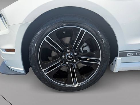 Used 2013 Ford Mustang GT Premium w/ Electronics Pkg RWD image 9