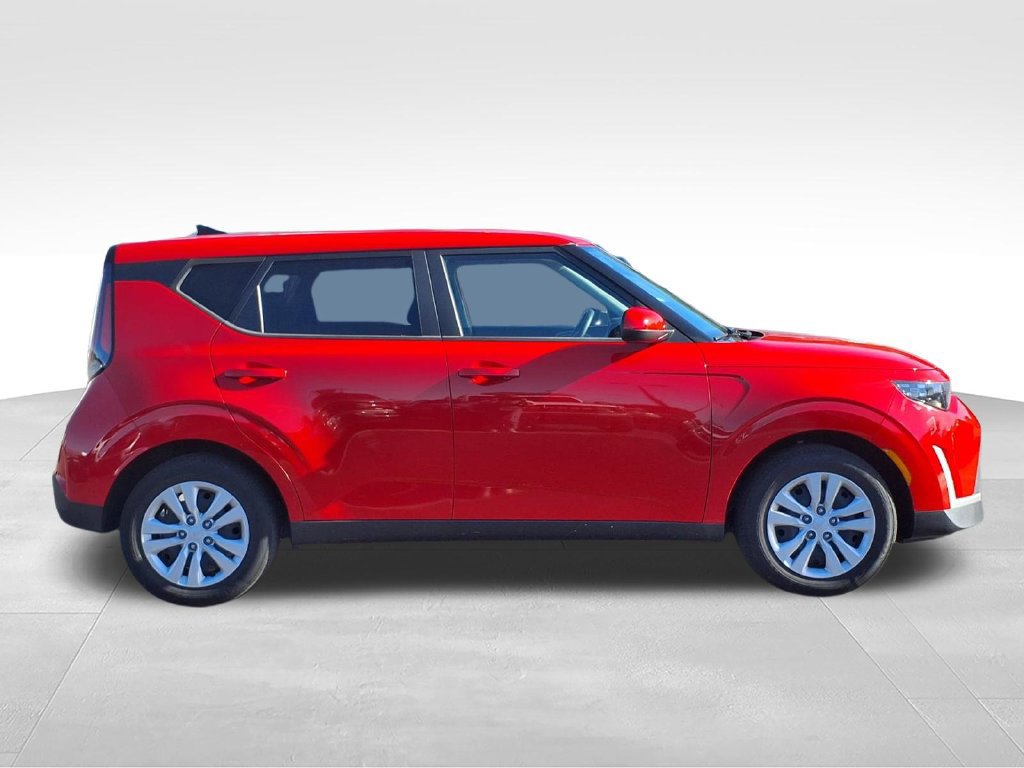Used 2024 Kia Soul LX FWD image 8