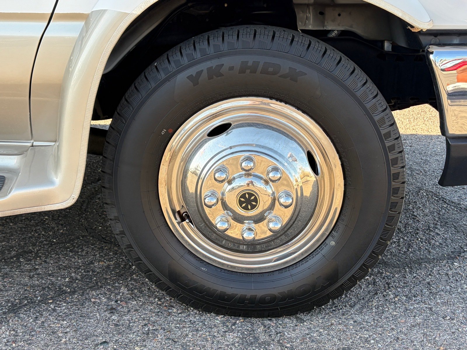 Used 2014 Ford E-450 and Econoline 450 Super Duty w/ Motorhome Prep Package RWD image 10
