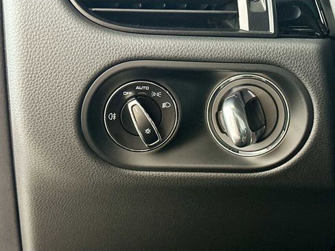 New 2025 Porsche Macan image 13