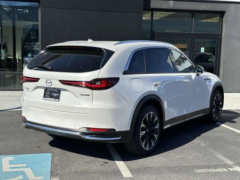 Used 2024 MAZDA CX-90 Plug-In Hybrid w/ Premium Pkg image 4