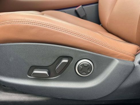 Certified 2026 Genesis GV70 2.5T Advanced AWD/4WD image 18