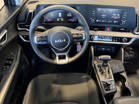 Used 2024 Kia Sportage LX image 14