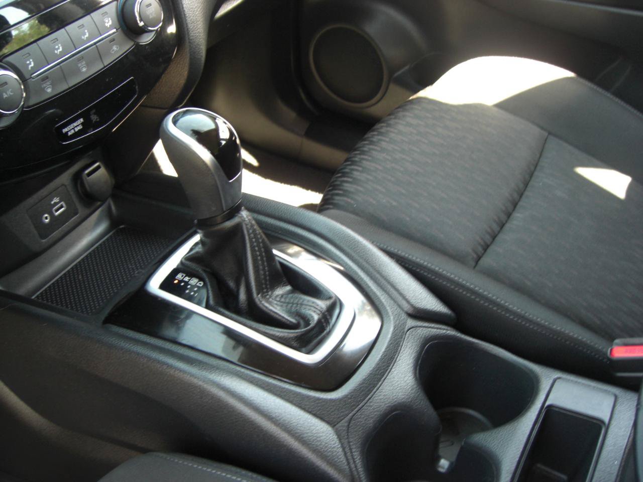 Used 2019 Nissan Rogue S FWD image 6