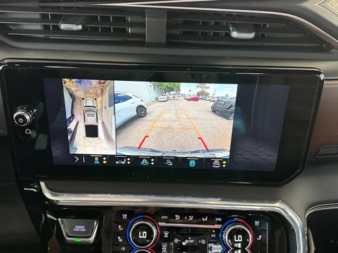 Used 2023 GMC Sierra 1500 Denali Ultimate AWD/4WD image 15