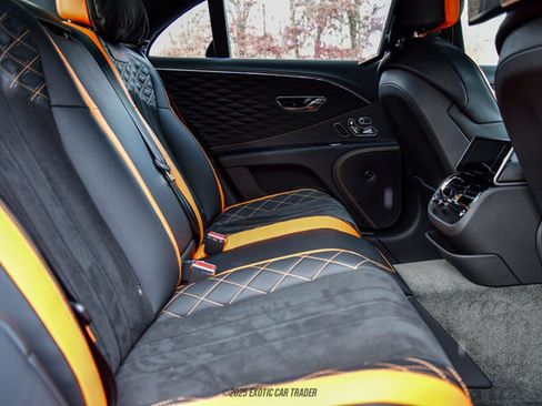 Used 2024 Bentley Flying Spur W12 image 28