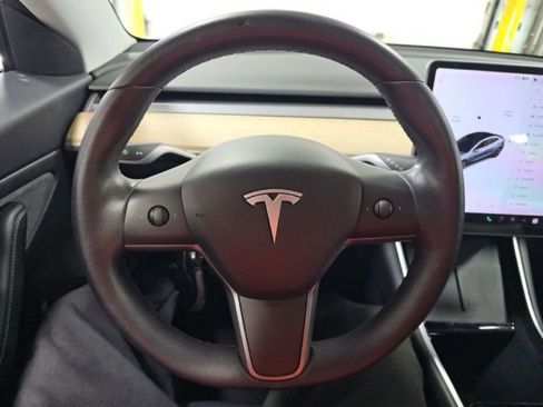 Used 2020 Tesla Model 3 Performance image 12