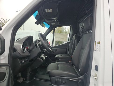 New 2025 Mercedes-Benz Sprinter 2500 image 18