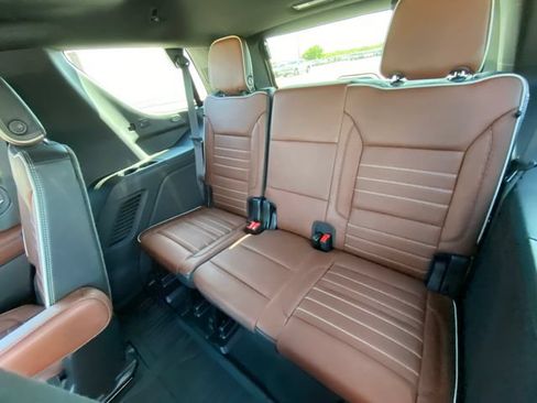 Used 2023 GMC Yukon Denali Ultimate AWD/4WD image 16