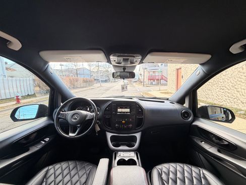 Used 2017 Mercedes-Benz Metris Passenger image 35