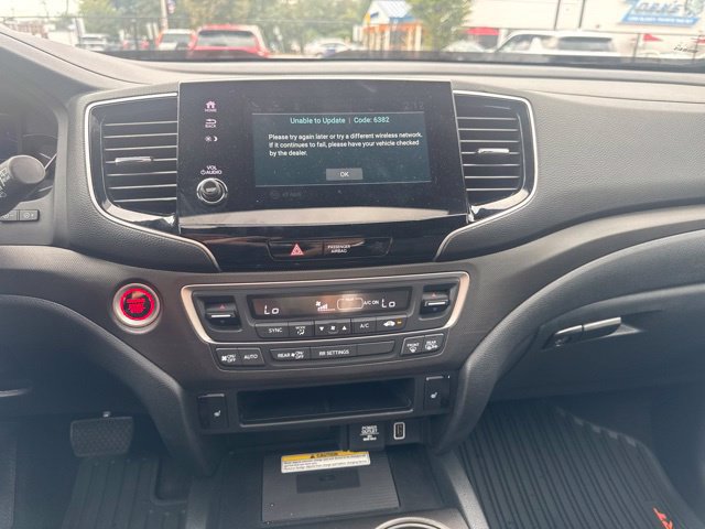 Used 2023 Honda Passport TrailSport image 17